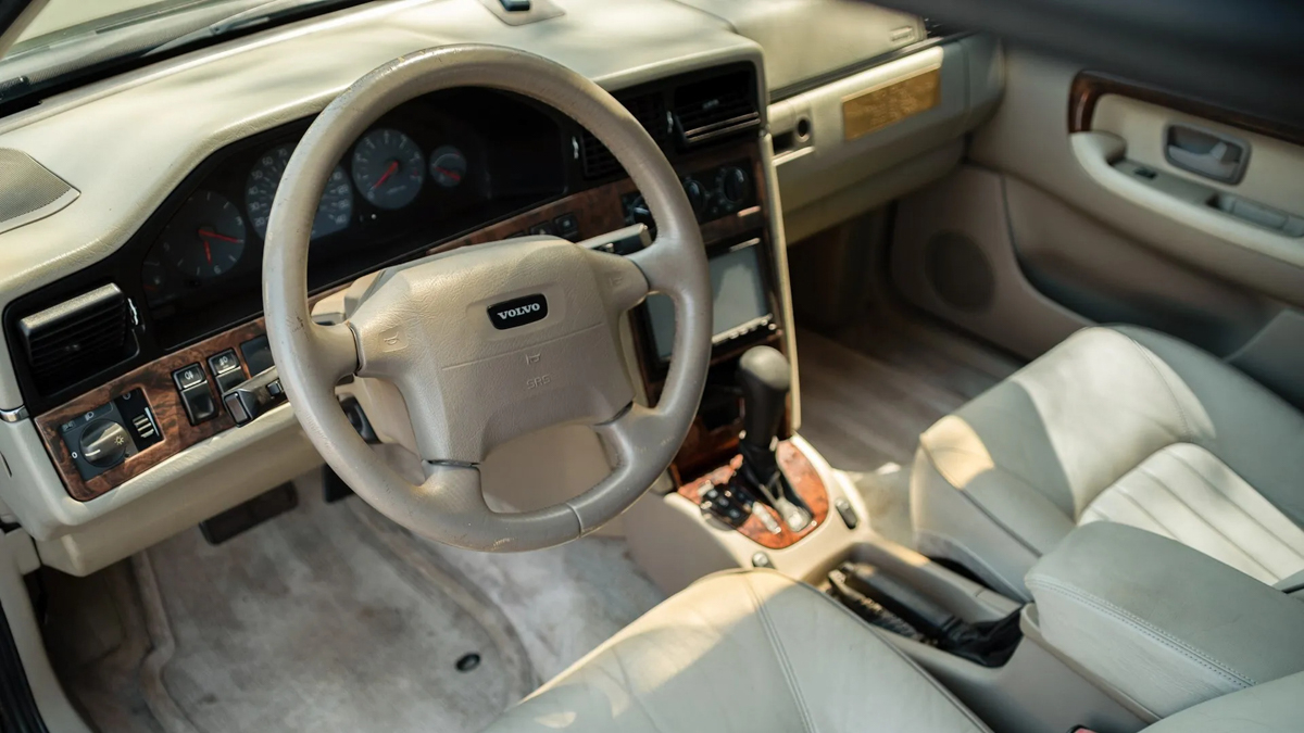 Interiören är helt standard. (Foto: RM Sotheby’s)
Volvo V90