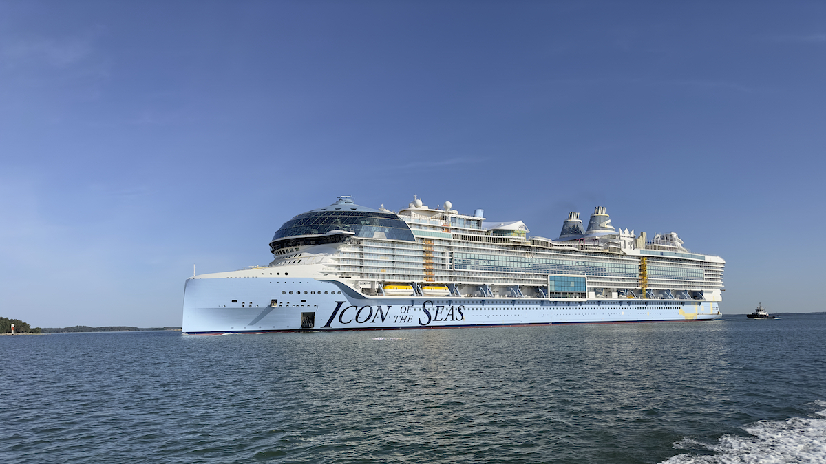 Världens största kryssningsfartyg, Icon of the Seas, efter att ha avslutat sina första, avgörande sjöprover
